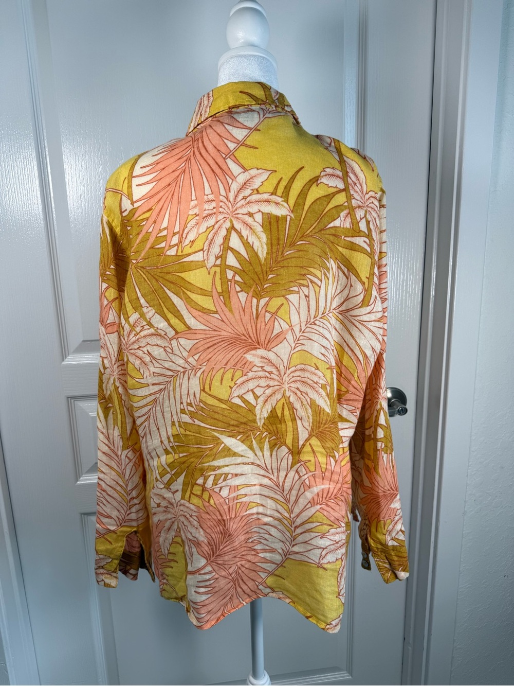 Tahari Linen Button-Up Shirt in Yellow & Coral size L (062) - Picture 3 of 6